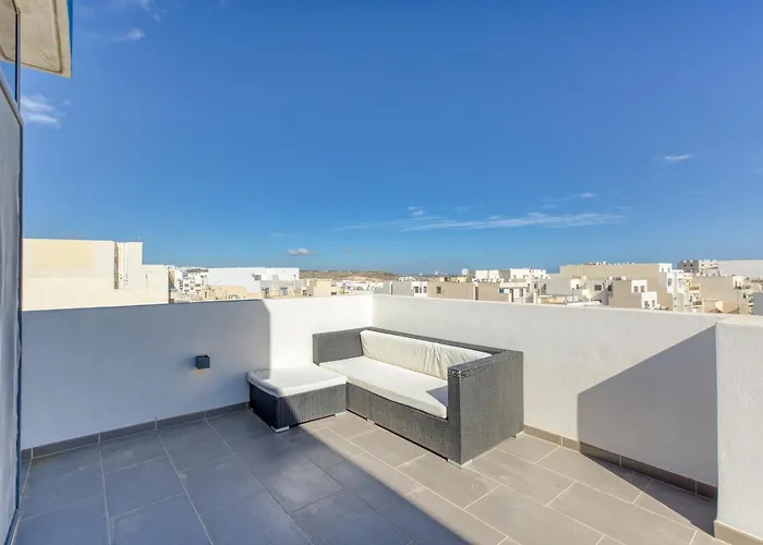 Sb17 - 2 Bed Penthouse Panorama In Qawra